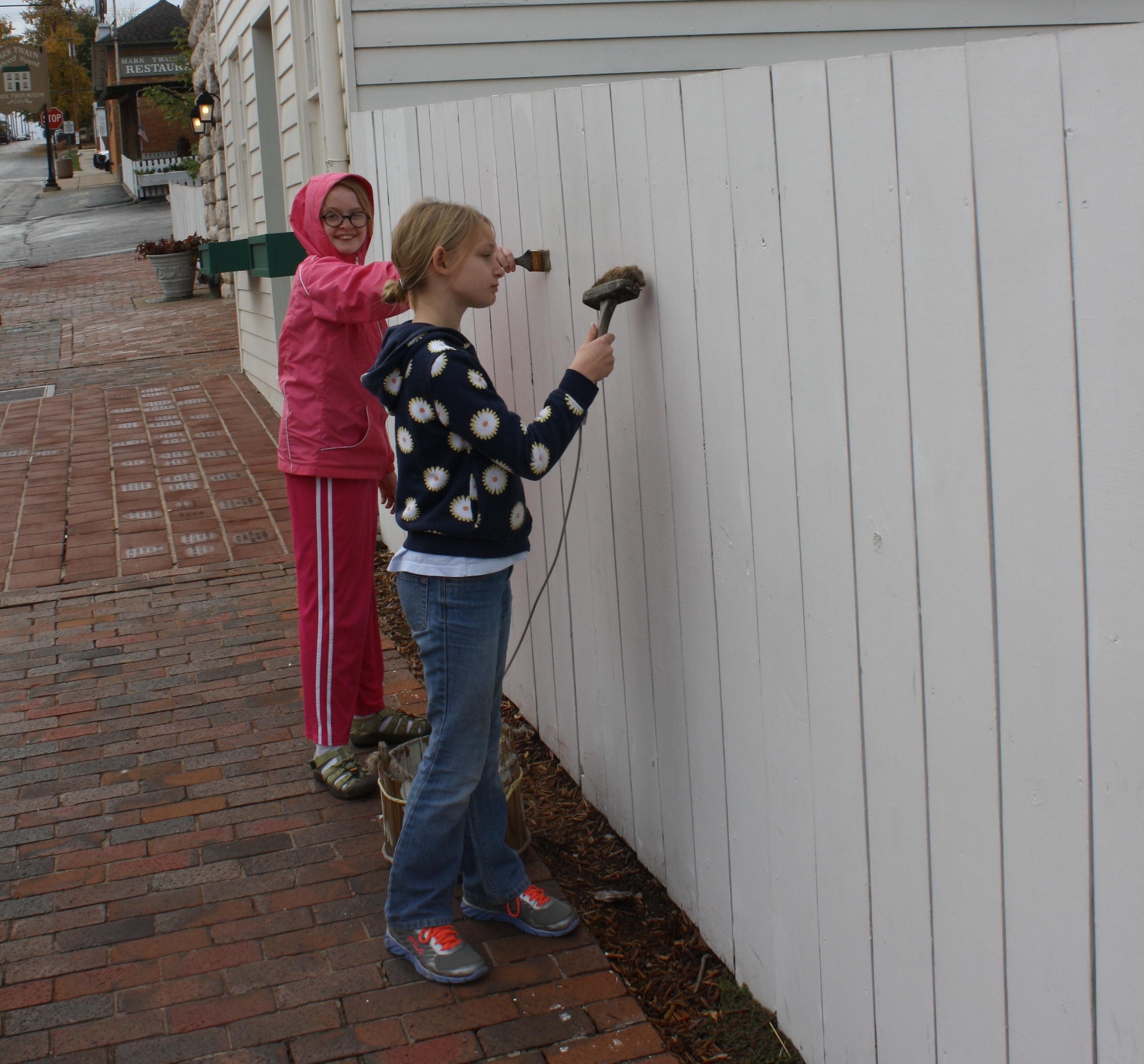 2013-11-05 JC Hannibal TomSayer Fence.jpg